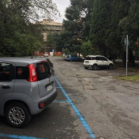 Appartamento In Centro Zona Fiera,Davanti Al Galliera Генуа Екстериор снимка