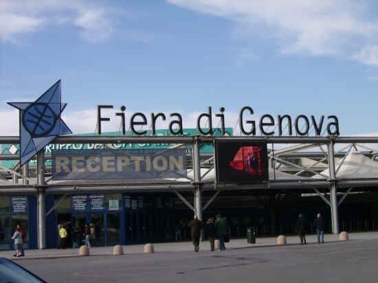 Appartamento In Centro Zona Fiera,Davanti Al Galliera Генуа Екстериор снимка