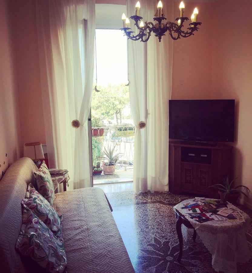 Appartamento In Centro Zona Fiera,Davanti Al Galliera Генуа Екстериор снимка