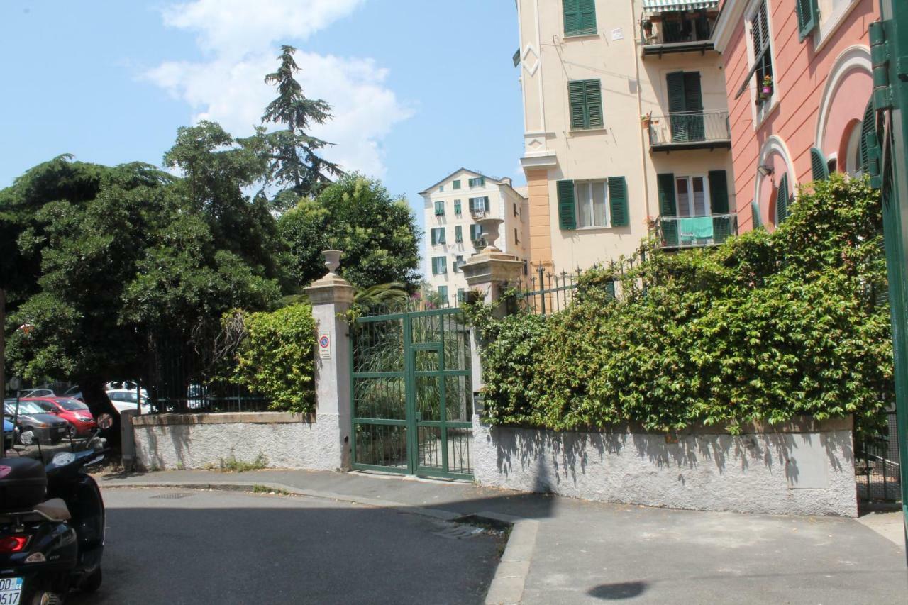 Appartamento In Centro Zona Fiera,Davanti Al Galliera Генуа Екстериор снимка