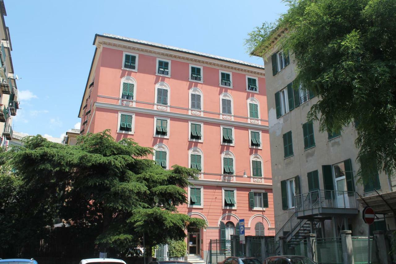 Appartamento In Centro Zona Fiera,Davanti Al Galliera Генуа Екстериор снимка