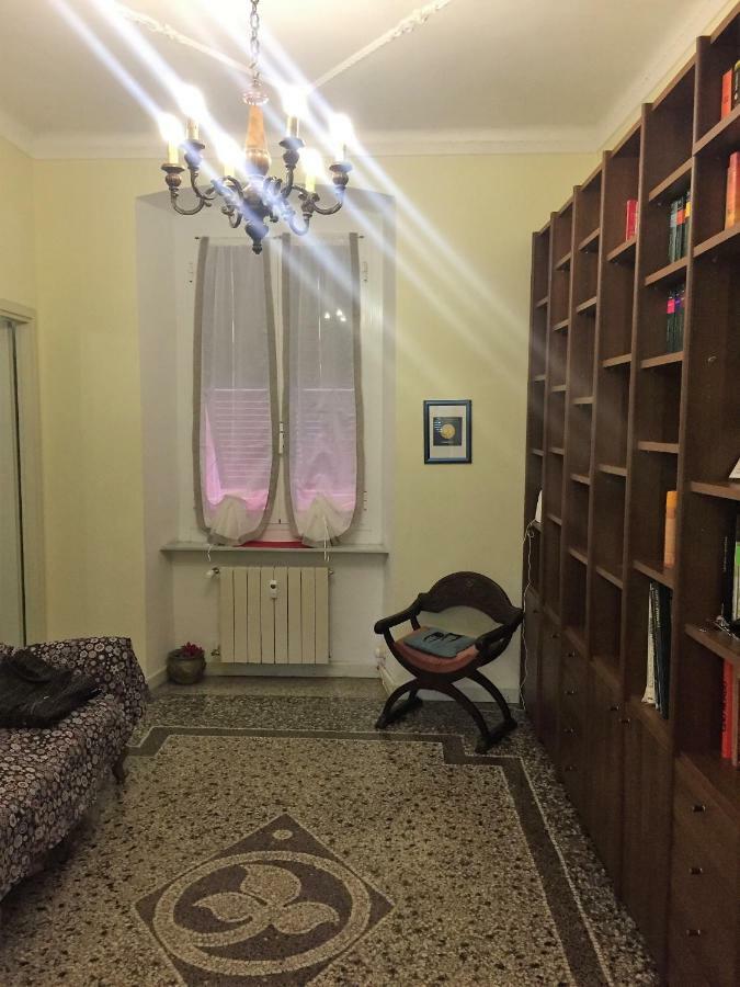 Appartamento In Centro Zona Fiera,Davanti Al Galliera Генуа Екстериор снимка