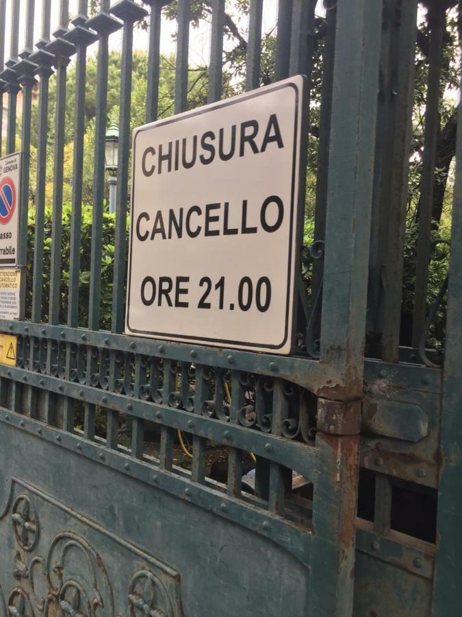 Appartamento In Centro Zona Fiera,Davanti Al Galliera Генуа Екстериор снимка