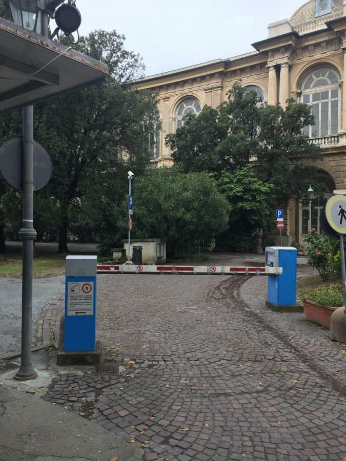 Appartamento In Centro Zona Fiera,Davanti Al Galliera Генуа Екстериор снимка