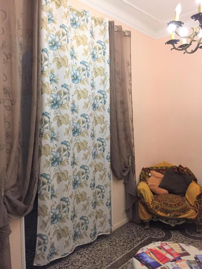 Appartamento In Centro Zona Fiera,Davanti Al Galliera Генуа Екстериор снимка