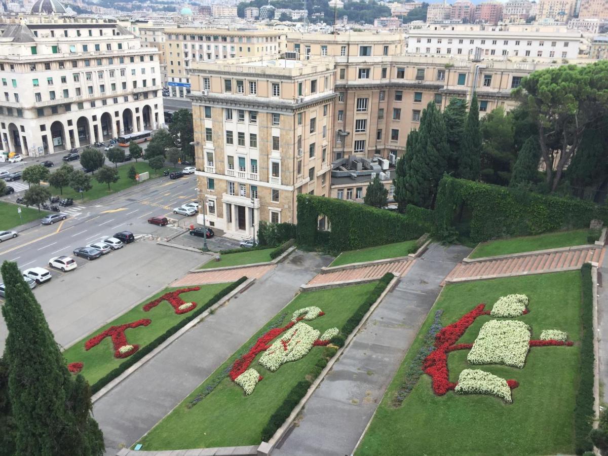 Appartamento In Centro Zona Fiera,Davanti Al Galliera Генуа Екстериор снимка